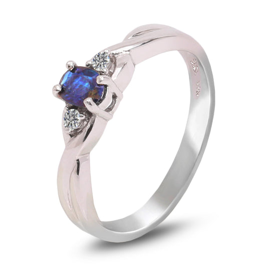 White Gold Ring with Oval Sapphire and Diamonds. 10k, S: 0.30ct, TDW: 0.04ct