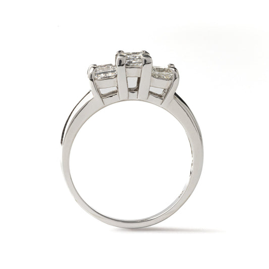 White Gold Triple Princess Cut Diamond Ring. 14k, 3.3gr, TDW: 1ct,  SI, GH