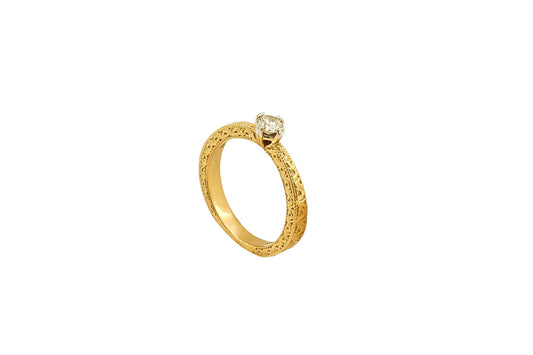 Yellow Gold Solitaire Ring with Beautiful Cut on Shoulders, 18k,  0.31ct VS, GH,  3.09gr