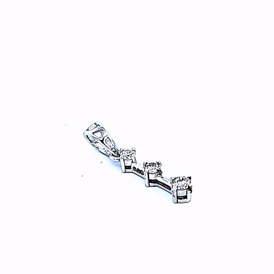 White Gold Three Diamonds Pendant. 0.1ct 0.07ct 0.06ct. TDW: 0.23ct SI HI  14k 0.9gr