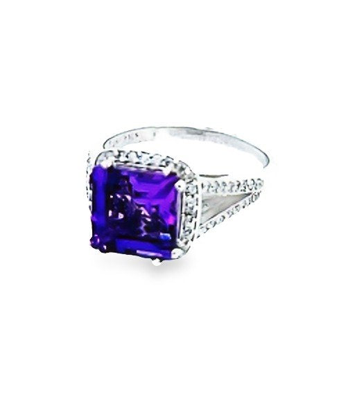 White Gold Square Shape Amethyst and Diamond Ring. 18k, 6.6gr. A: 3ct TDW: 0.6ct