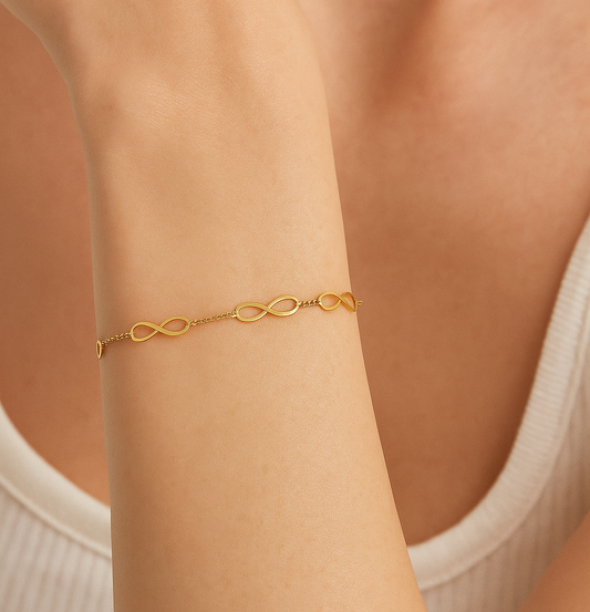 Yellow Gold Infinity Chain Bracelet with Extension. 18k, 1.55gr