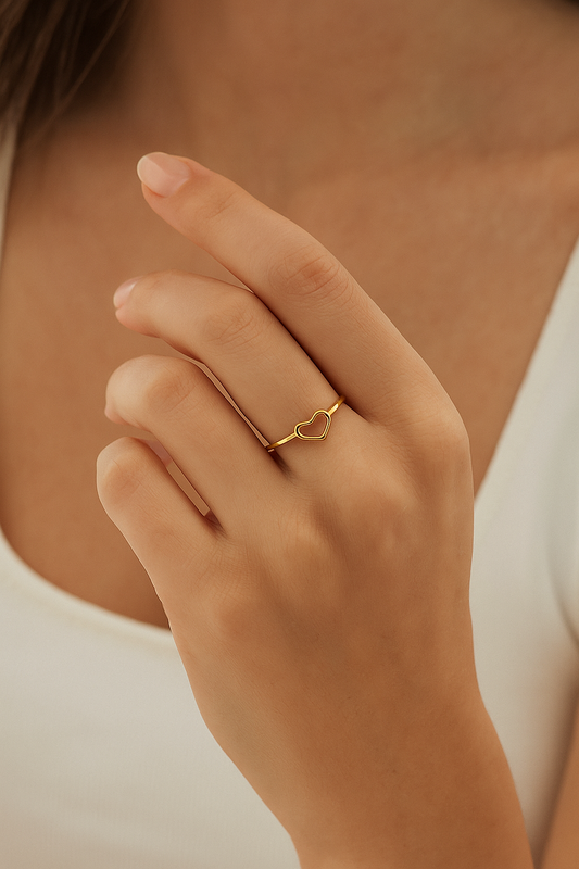 Yellow Gold Thin Band with Heart Setting, 18k, 1gr, size 5.5