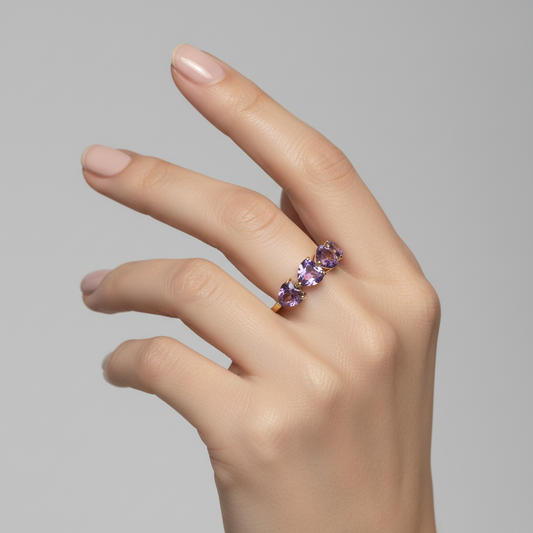 18K Yellow Gold Heart Shaped Amethyst Band Ring A: 2.50ct