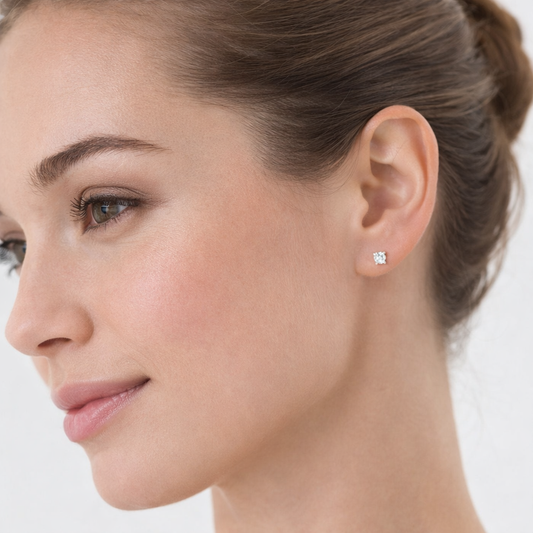 14K White Gold Natural Diamond Stud Earrings. TDW: 0.30ct VS HI