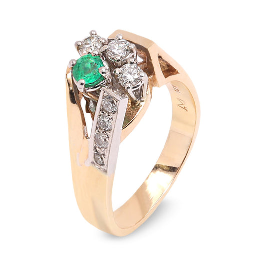 Yellow Gold Cocktail Emerald and Diamond Ring.  E: Round Shape 0.15ct D: 7, 14k,  Round Diamonds TDW: 0.17ct SI GH