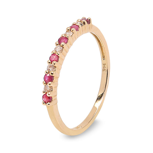 Yellow Gold Ruby and Diamond Band. 14k. R: 0.12ct, TDW: 0.05ct