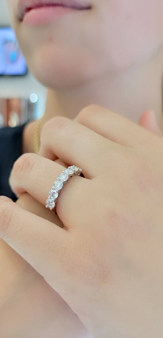 White Gold 7 Diamonds Band. 18k, 2.1gr, 1.05ct, VS1-2, E-F