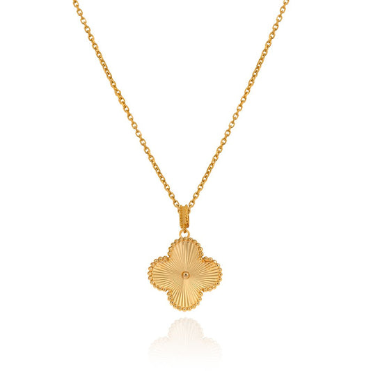 Yellow Gold Clover Pendent with gold cut Chain in not included18k 1.22gr