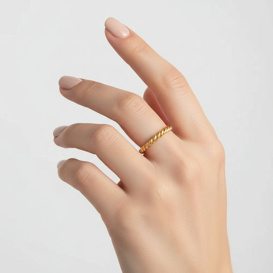 18K Yellow Gold Twisted Band