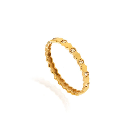 Yellow Gold zigzag style ring with CZ size 5 18k 1.02gr