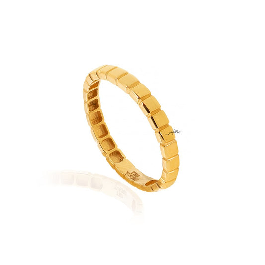 Yellow Gold ring with square design  size 6 1/2 ,18k 1.33gr