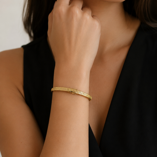 14K Italian Yellow Gold Diamond Cut Texture Bracelet.