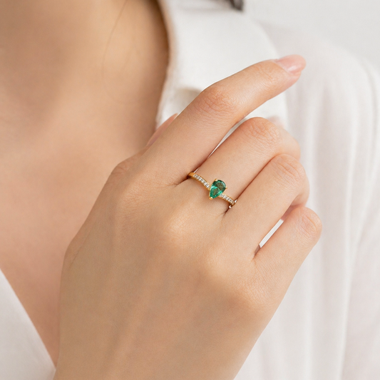 14k Yellow Gold Pear cut Green Tourmaline and Diamonds Ring