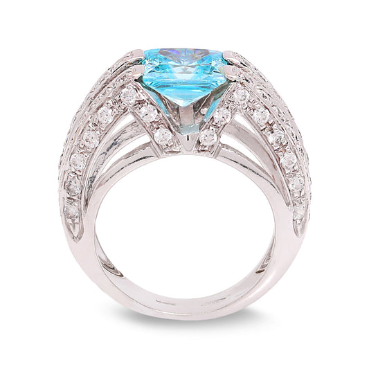 Vintage Futuré Luxe Ring with Princess-Cut Blue Topaz and Diamond Accents. 18k, set with 68 Round Diamonds, TDW: 0.96ct, SI, GH