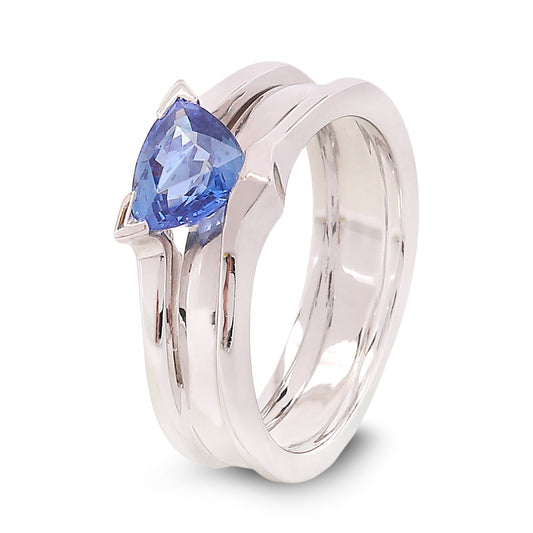 White Gold Triangle Shape Tanzanite Ring. 14k,, T: 0.75ct