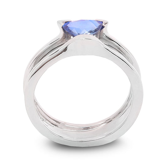 White Gold Triangle Shape Tanzanite Ring. 14k,, T: 0.75ct