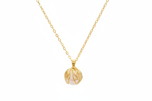 Yellow Gold Necklace with Filigree leaf-pattern caged pearl pendant, 14k