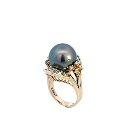 Yellow Gold Cocktail Black Tahitian Pearl and Diamond Ring. 18k 10.2gr  Pearl: Salt Water Black Pearl 13.8mm  TDW: 1.75ct VS-SI FG