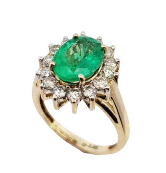 Yellow Gold Columbian Oval Emrald Shape and Diamond Ring. E: 1.1ct. TDW: 0.54ct, 18k, 5.4gr