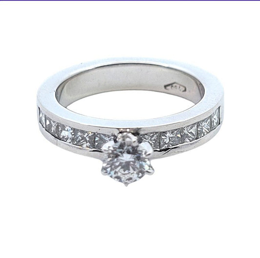 GIA Certified White Gold Solitaire Engagement Ring and Accent. 18k, 6.7gr. TDW: 1.4ct, VVS1, F.