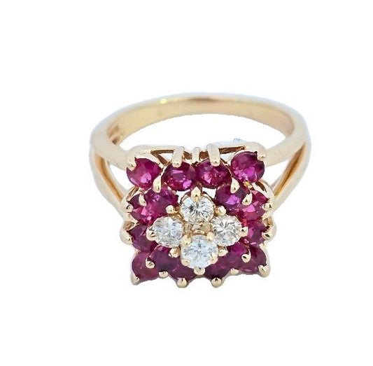 Yellow Gold Square Shaped Ruby and Diamond Ring. 14k, 5.36gr, R: 0.48ct ,TDW: 0.20ct
