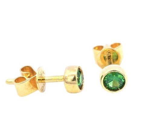 Yellow Gold Emerald Bezel Set Solitaire Stud Earrings. 18k,  1.1gr,  0.40 ctw