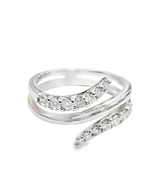 White Gold Diamond Ring Triple Shank . 4.058gr, 10k, TDW: 0.45ct, SI, GH