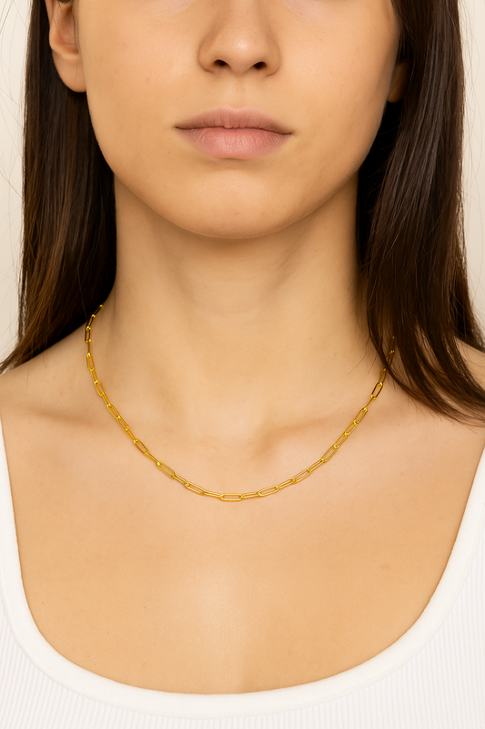 Yellow Gold Paperclip Chain Necklace. 18k, 4.25gr, 18"