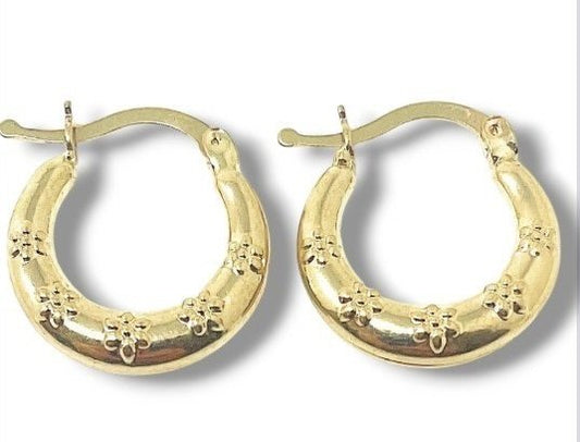 Yellow Gold Small Hoop Earrings with Floral Pattern. 18k, 1.9gr, 20mm