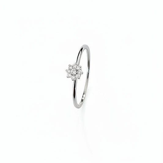 18K White Gold Floral Shape Solitaire Diamond Ring
