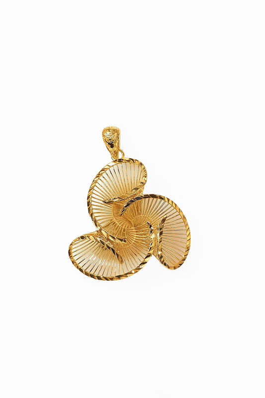 Yellow Gold Floral Pendant with Textured Petals, 18k, 2.37gr
