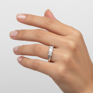 White Gold Triple Princess Cut Diamond Ring. 14k,TDW: 1ct,  SI, GH