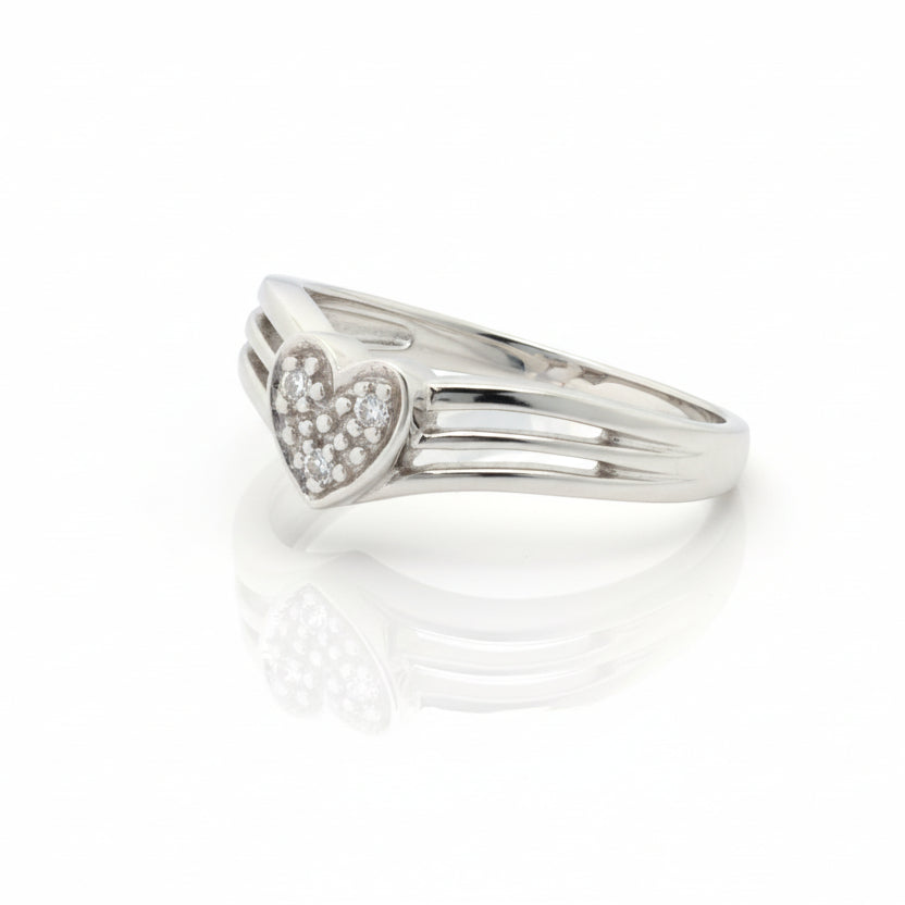 10k White Gold Diamond Heart Cluster Ring