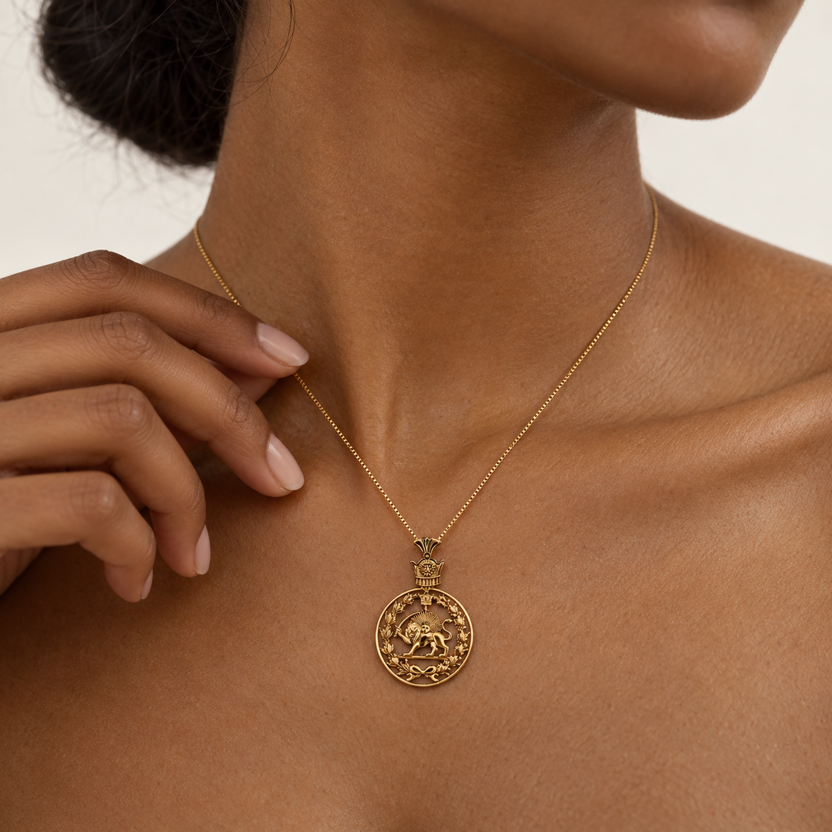 18K Yellow Gold Persian Lion & Sun Crowned Medallion Pendant