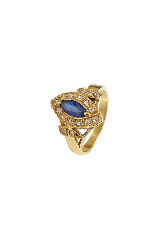 Vintage Yellow Gold Marquise Sapphire and Diamond  Eye Shaped Ring. 18k, S: 0.48ct  TDW: 0.13ct