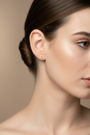 18K Yellow Gold Stud Earring Hollow Star 0.8 gr