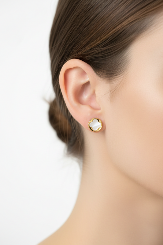 Yellow Gold Stud round Earrings with a Flower in white Enamel in Center, 18k, 1.6gr