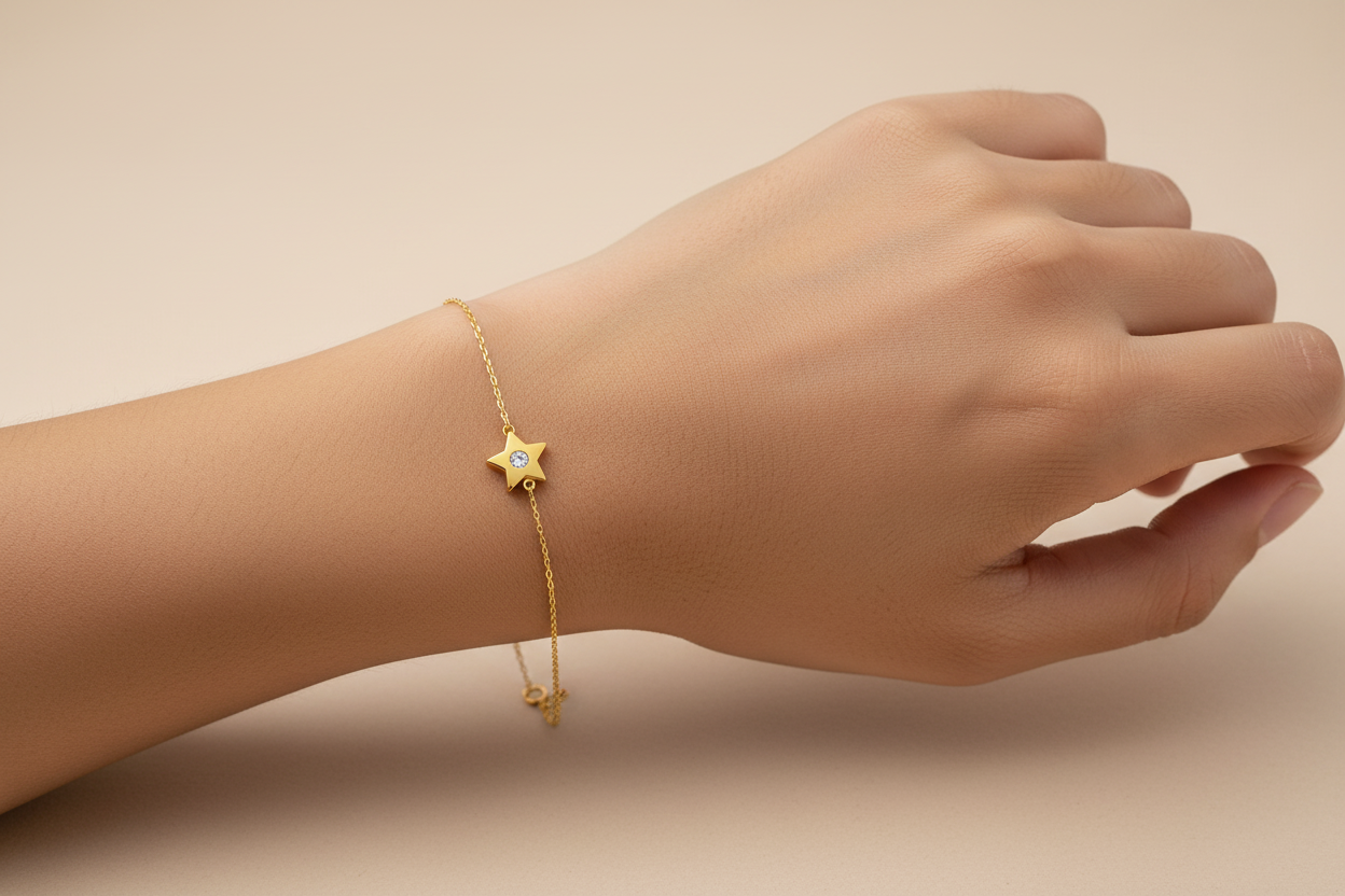 14K Yellow Gold Bracelet with one Star setting with Cubic Zirconia 6 1/2 to 7 1/2" Adjustable