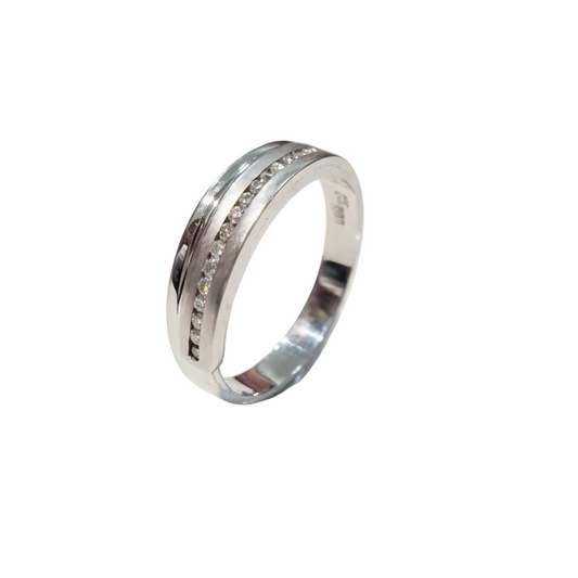 Platinum Diamond Band with 16 Round Diamonds in a Row. Pt. 800,TDW: 0.32ct