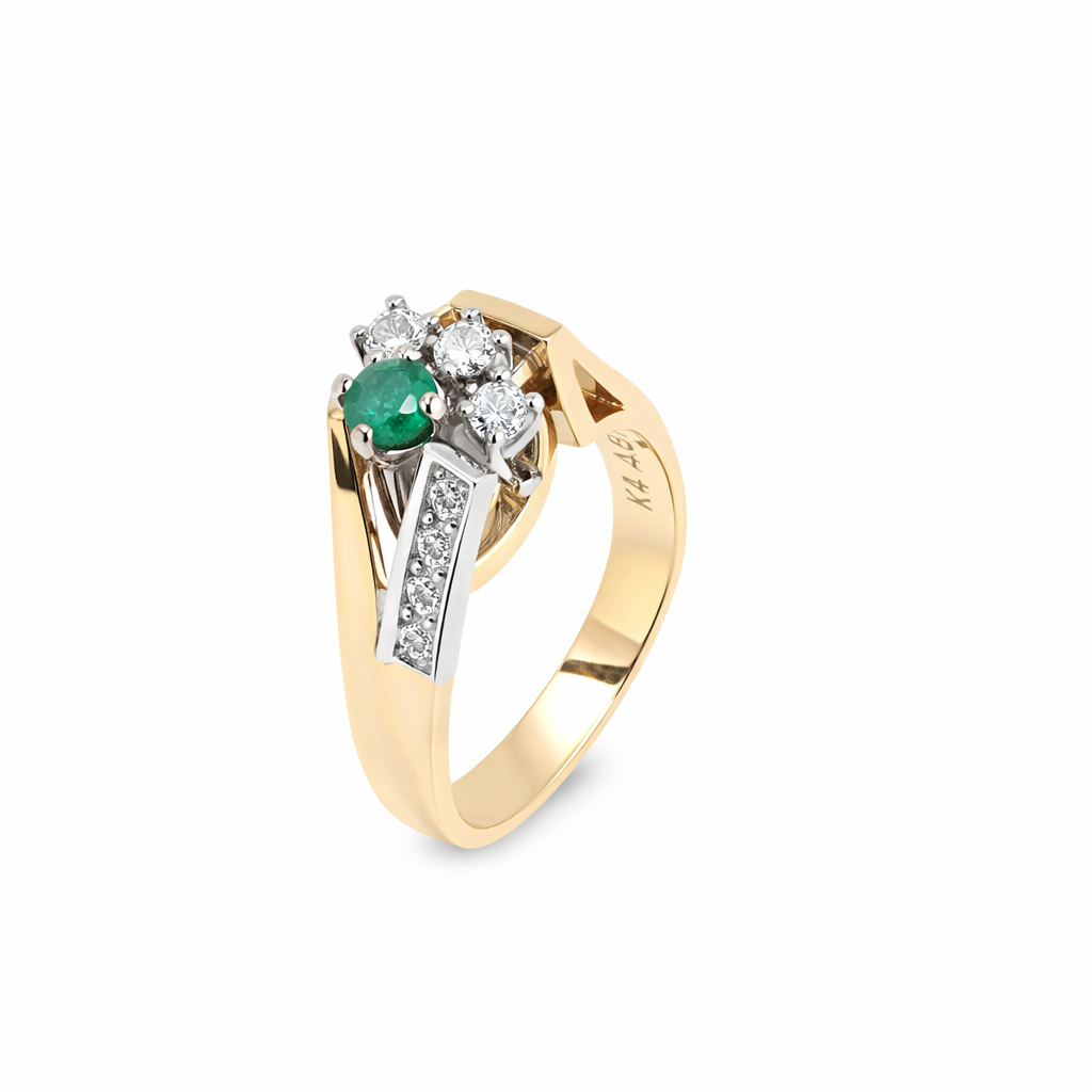 Yellow Gold Cocktail Emerald and Diamond Ring.  E: Round Shape 0.15ct D: 7, 14k,  Round Diamonds TDW: 0.17ct SI GH
