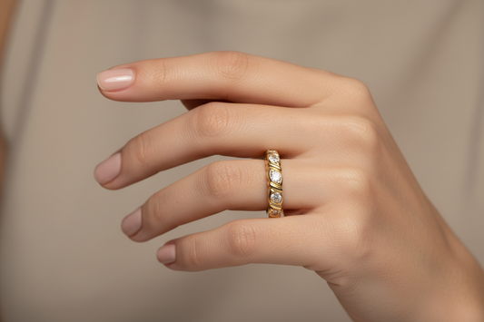 Yellow Gold Five Diamonds Band 14k TDW: 0.10ct GH SI