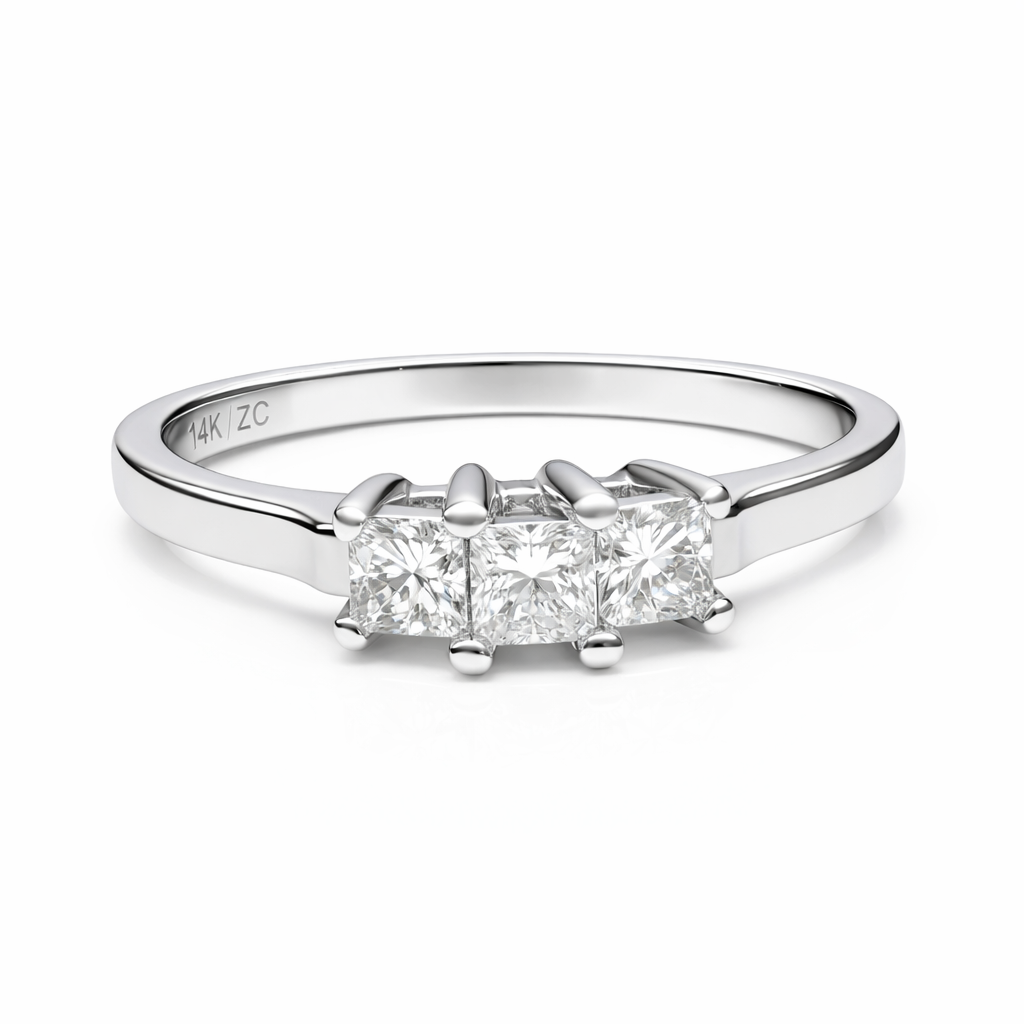 White Gold Princess Cut Triple Diamond Ring 14k TDW: 0.28 CT SI HI
