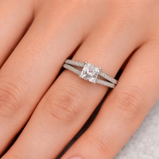 Platinum White Gold Princess Cut Diamond Engagement Ring 950pt TDW: 0.98ct