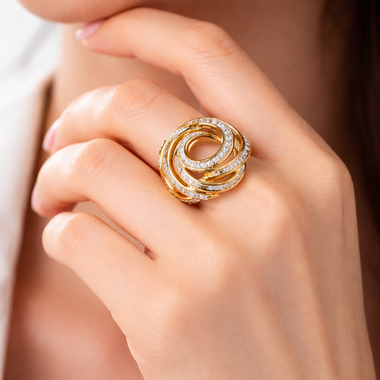 Yellow Gold Swirl Shape Pavé  Setting Diamond Ring. 14k  TDW: 3.6ct, SI, G-H