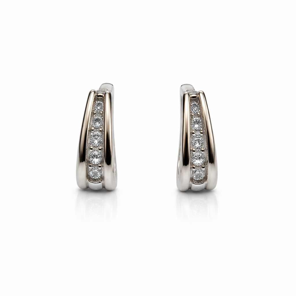 14K White Gold Lever Back Diamond Earrings. TDW: 0.28ct