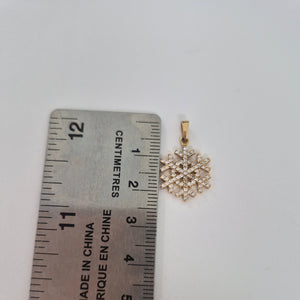 18k Yellow Gold Snow Flake Pendant with Cubic