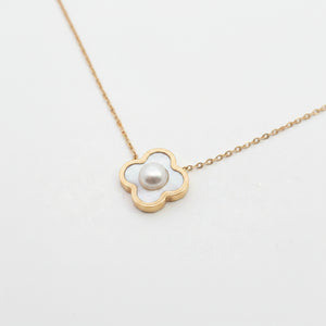 18K Yellow Gold Clover Necklace with Mother of Pearl, 3.18gr
