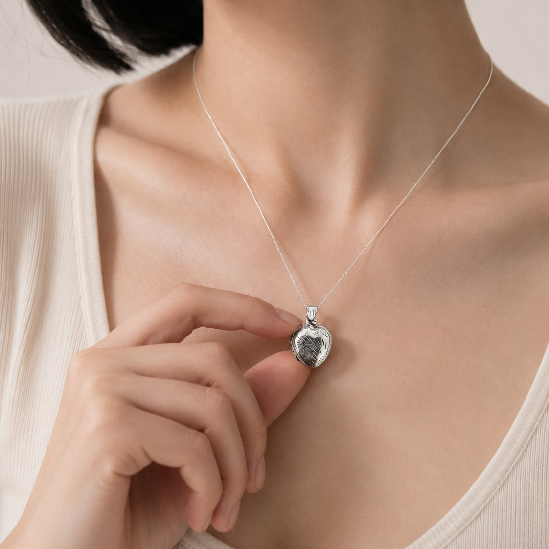 925 Sterling Silver Engraved Heart Locket Pendant with Chain
