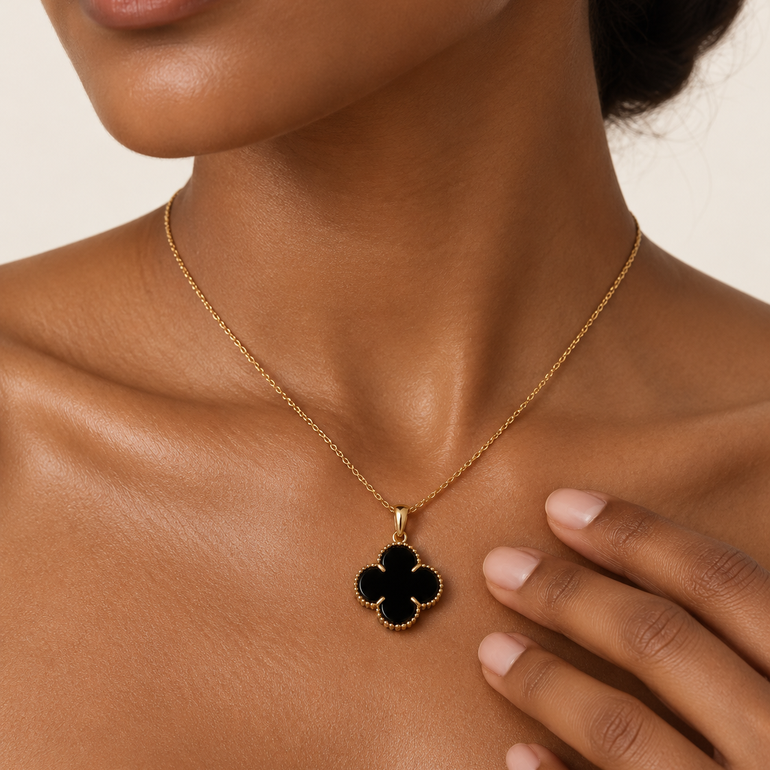 18k Yellow Gold Black Stone Four-Leaf Clover Pendant